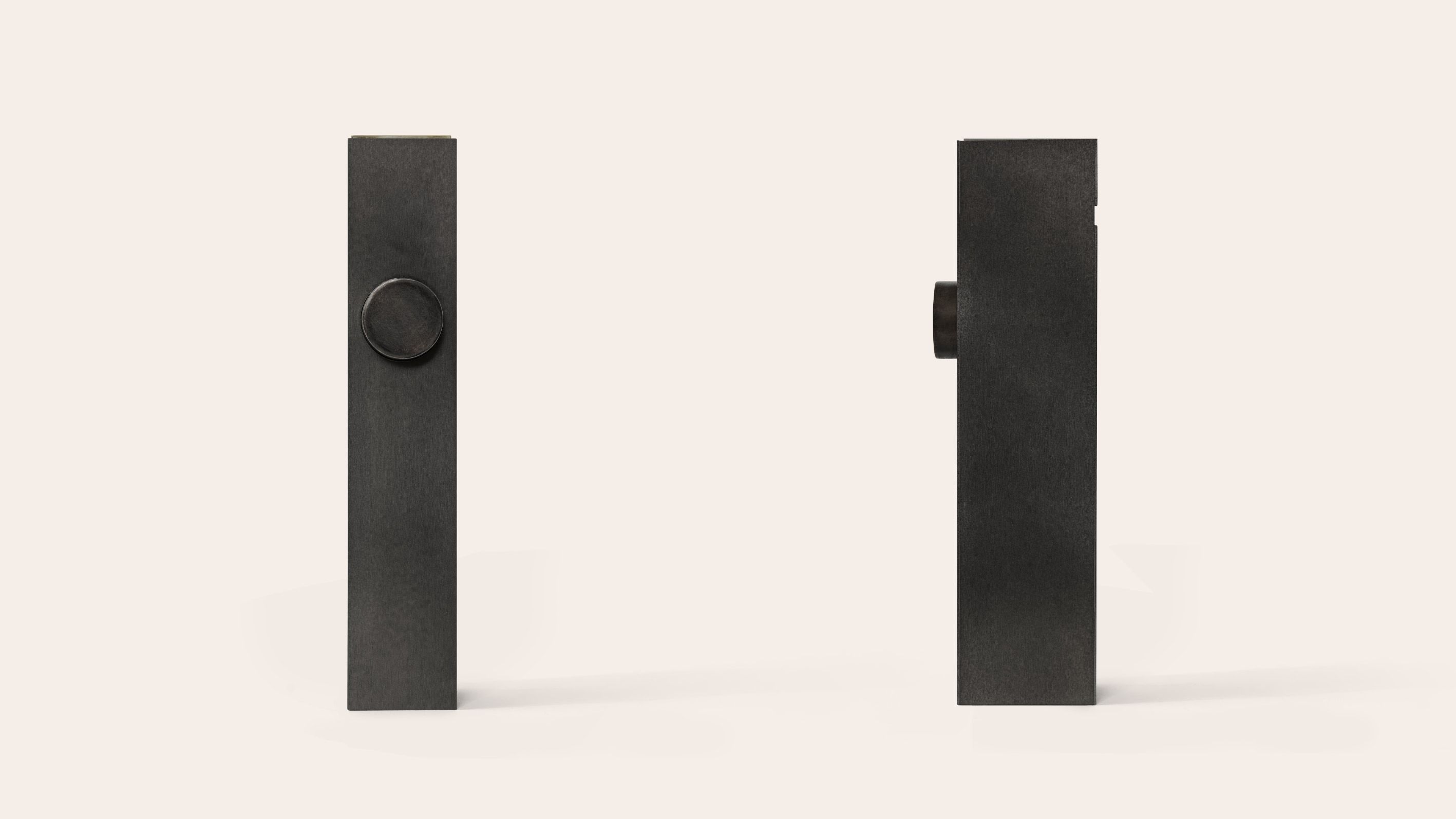 Oda Lighthouse – Front + Side